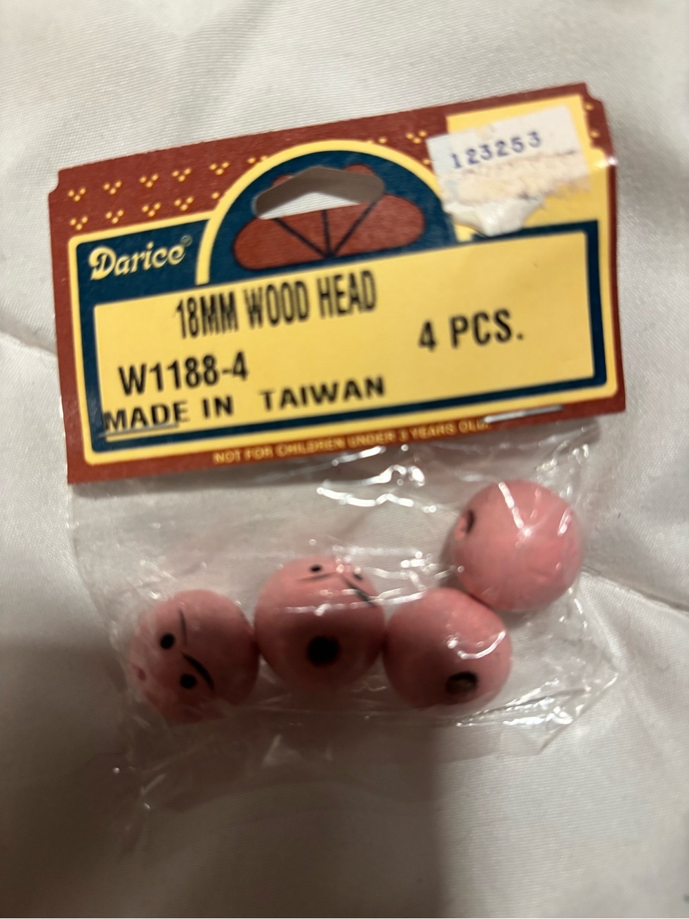 Darice Pink Wood head Pack - 4 Count 18MM for crafts